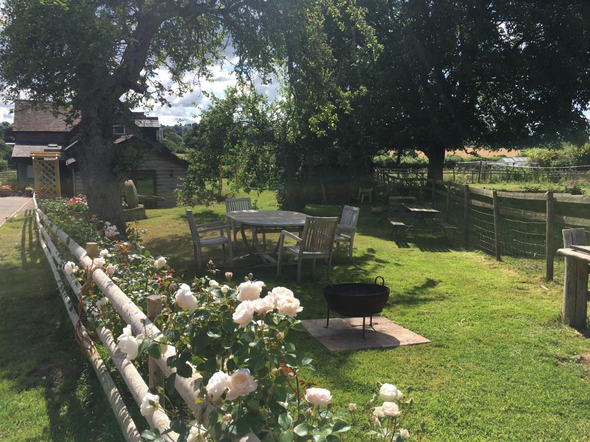 Grove Farm B&B Леминстер Экстерьер фото
