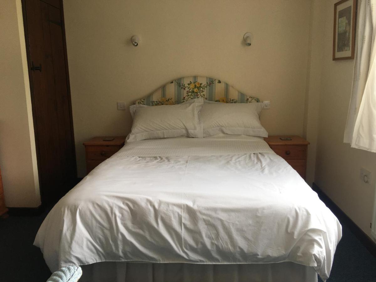 Grove Farm B&B Леминстер Экстерьер фото